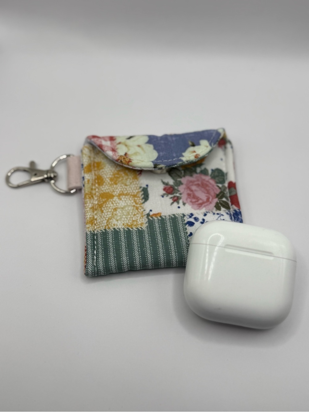 Floral Patchwork Key & Card Pouch with Clip - Multicolor